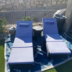 2 Rattan Dark Brown Blue Cushions 