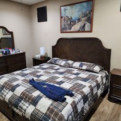 Complete King Size Bedroom Set Matress And Lamps