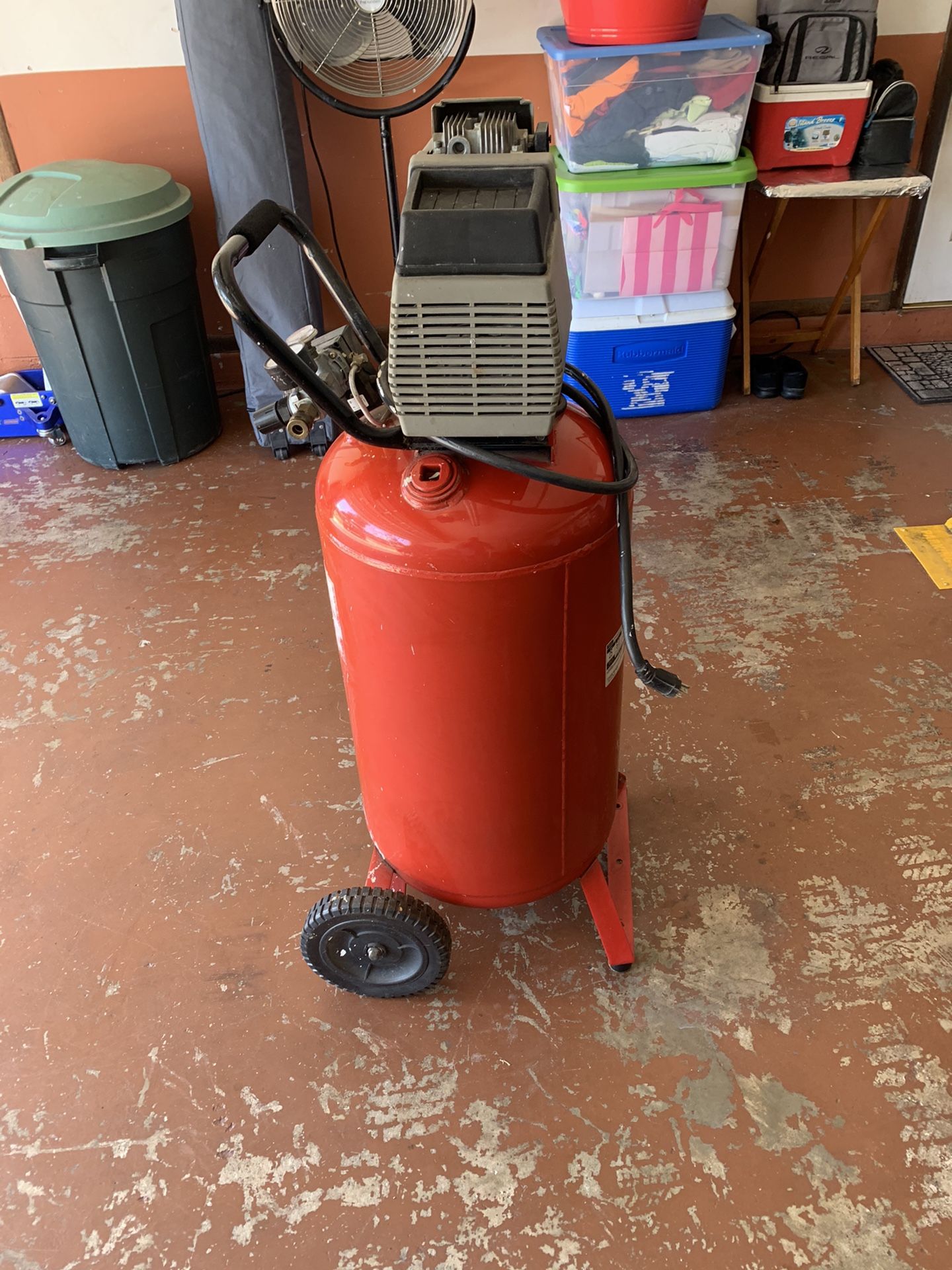 Air compressor 135 psi 25 gallons