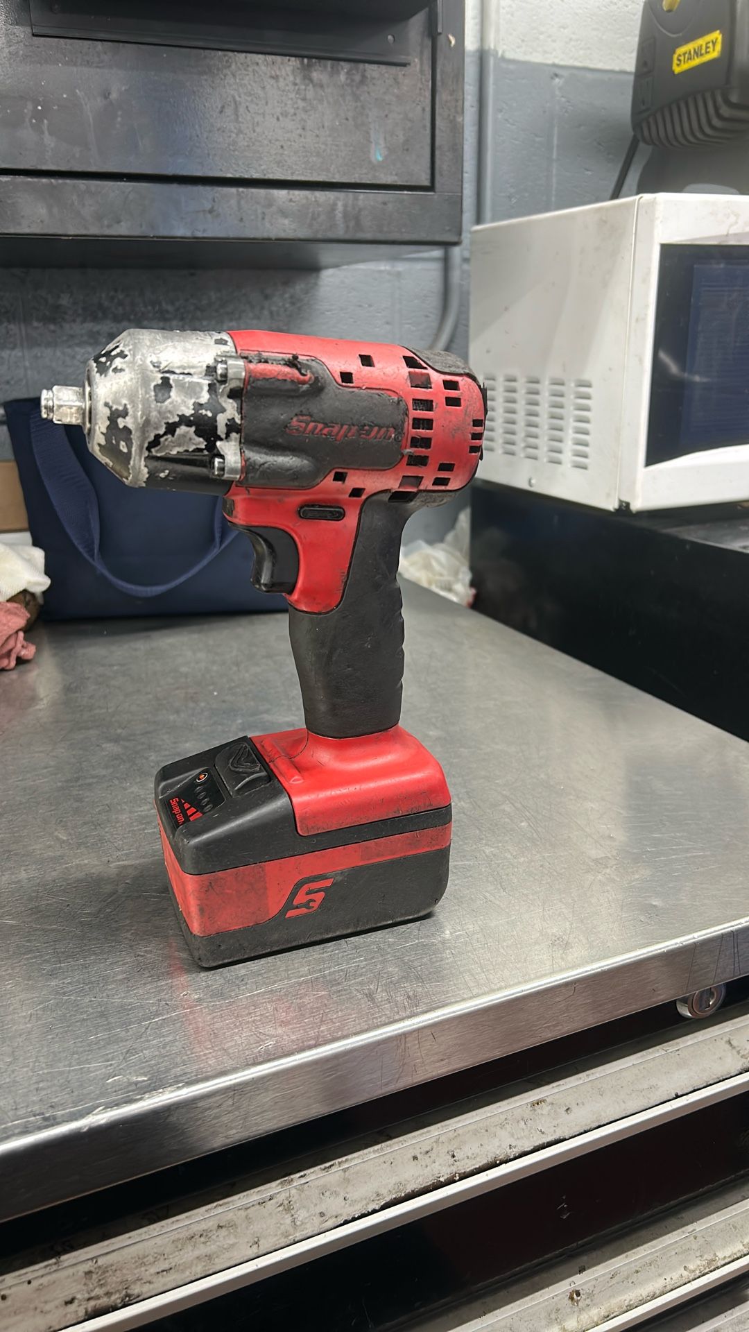 Cordless Impact Gun