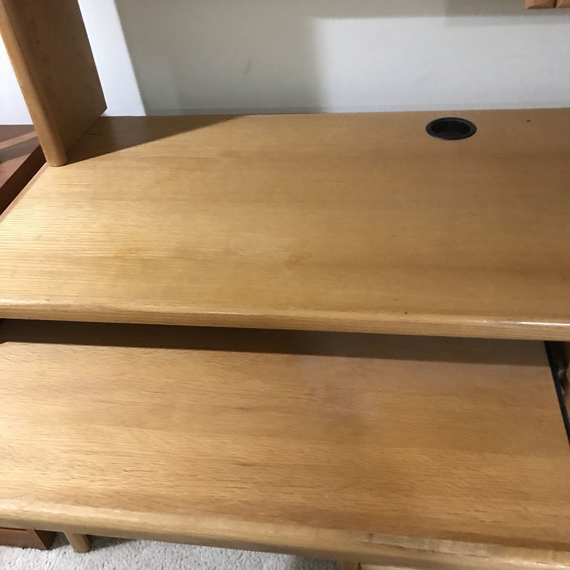 Computer Desk, Can Be Used For Virtual School Lessons , Working From Home, It Has A Top Cabinets, A Draw, another Pull Out Desk, Local Curbside Picku