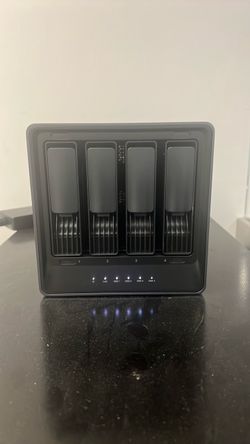 UGREEN NAS - DX4700 80TB
