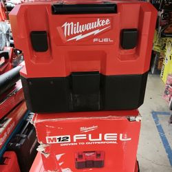 Milwaukee M12 FUEL 1.6 Gallon Wet/Dry Vacuum (Bare Tool)