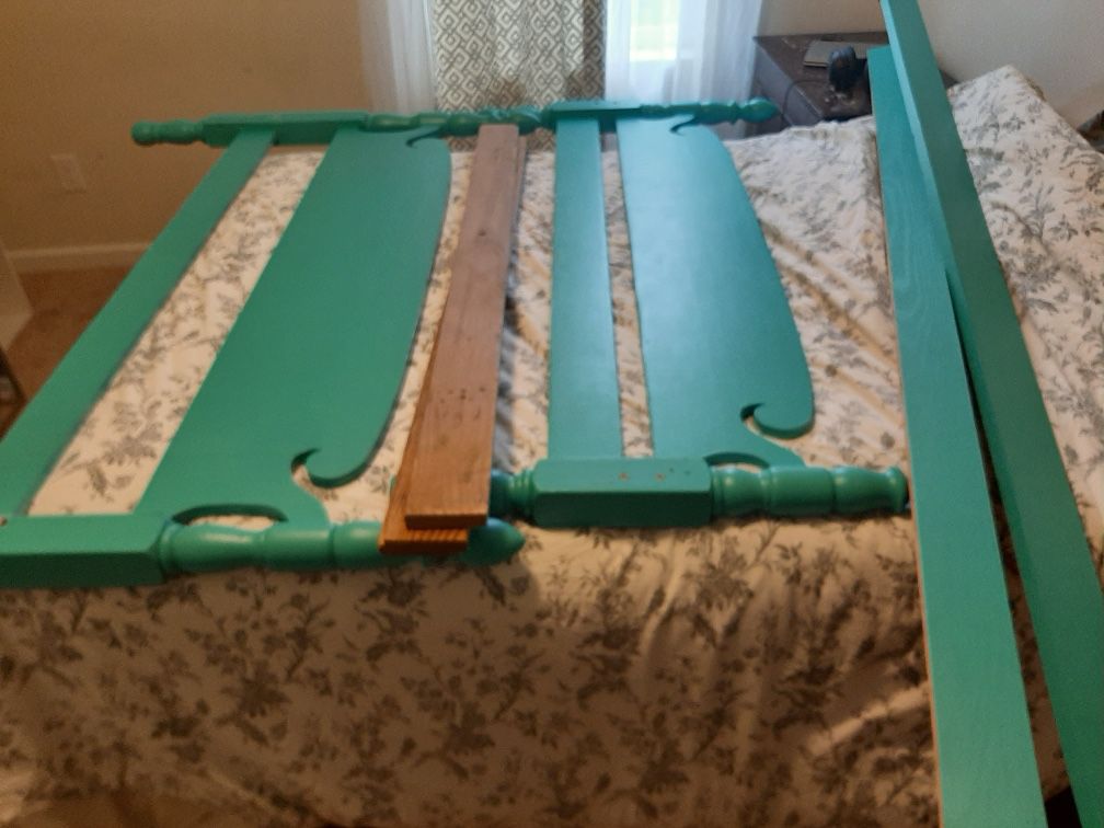 Full/queen bed frame