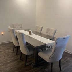 Dining Table With Leaf And  6 Chairs 
