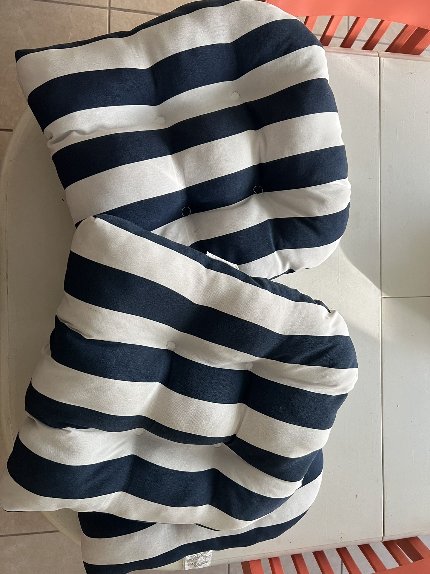 Outdoor Blue/White Seat Cushions -4 Set