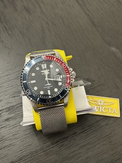 Invicta Pro Diver Series with Travel Case NEW