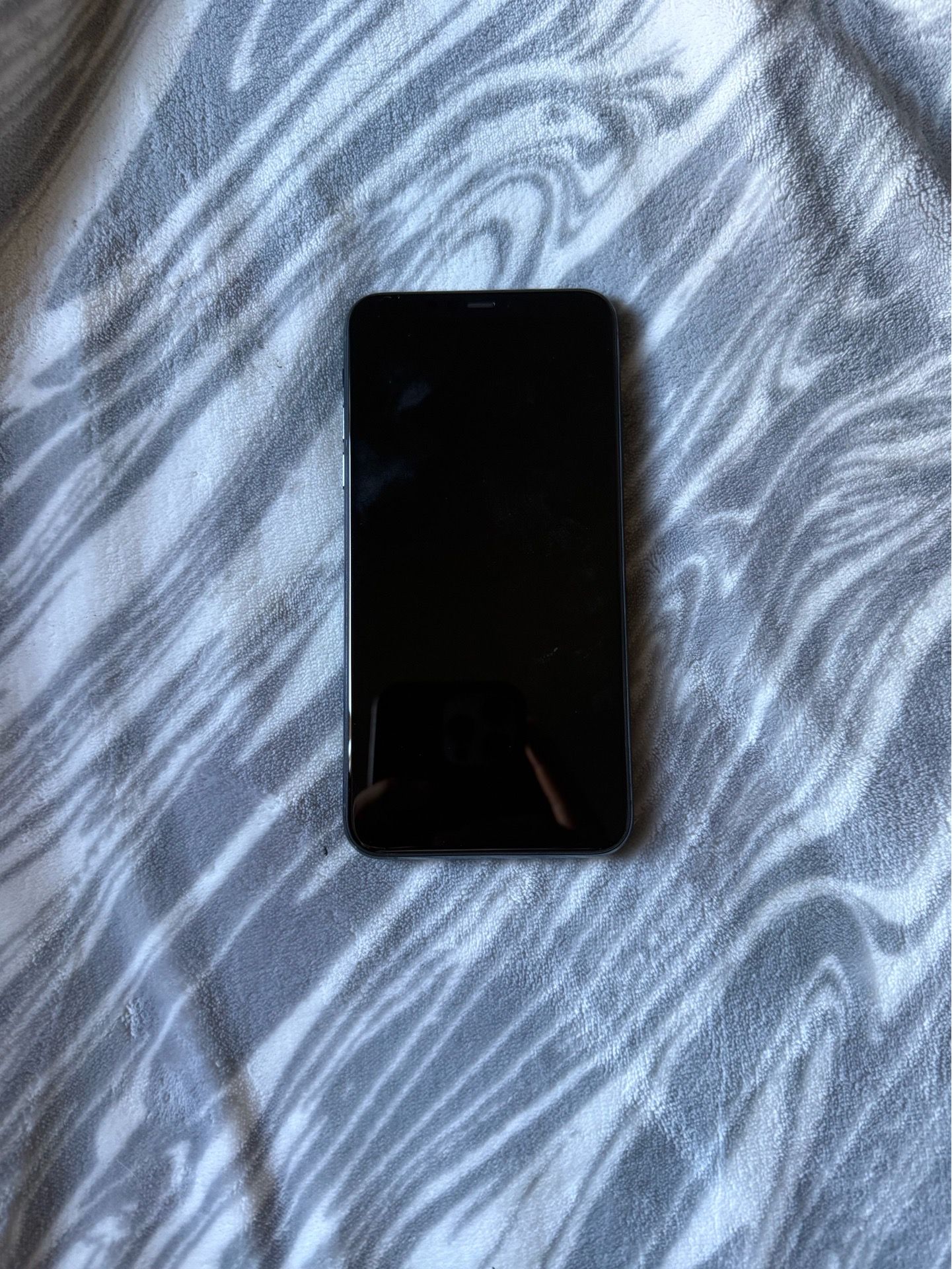 iPhone 11 Pro Max UNLOCKED