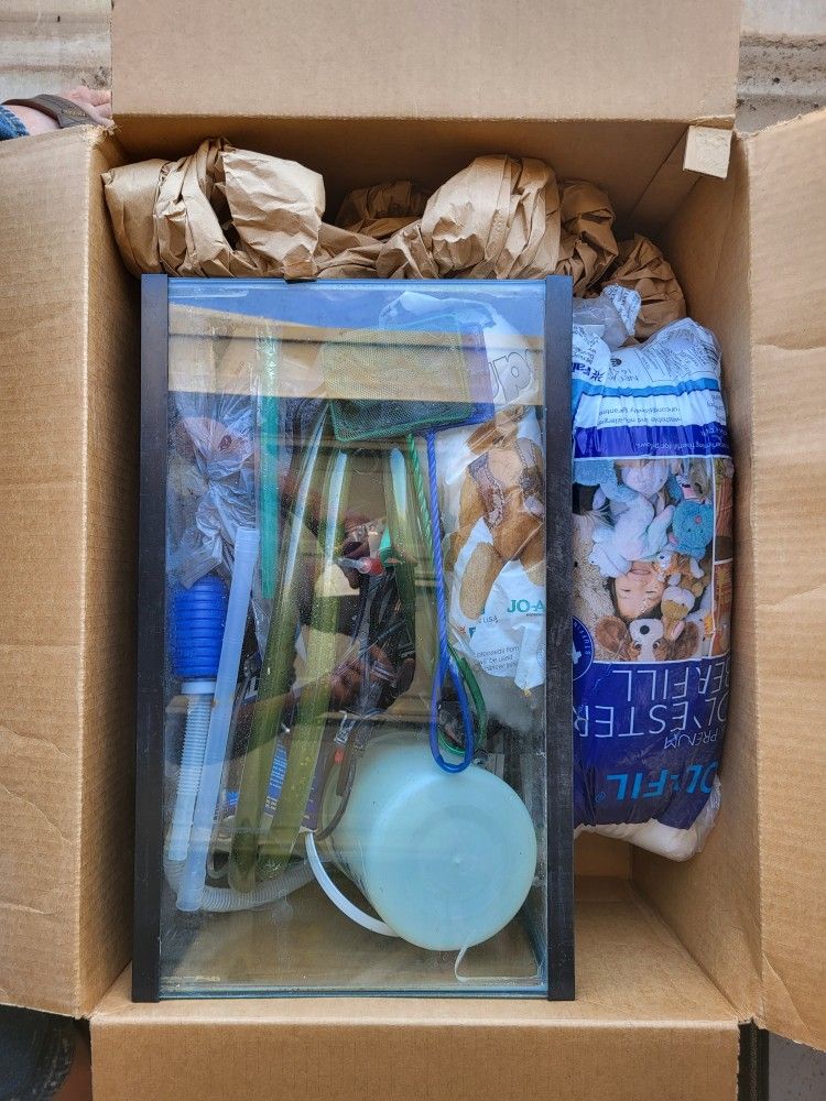 Aquarium Fish Tank 10 Gal and Filter