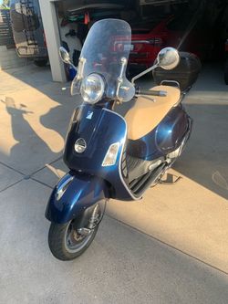 VESPA GTS (contact info removed) Scooter motorcycle Navy Blue Metallic