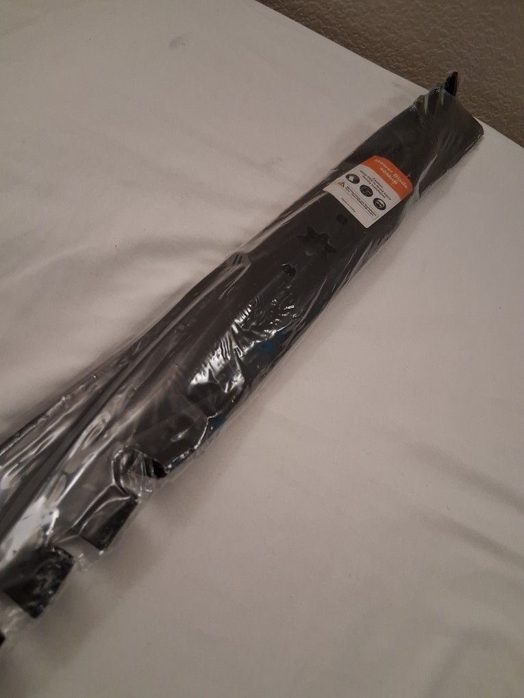 NWT  Mower Blades Set Of 2 40MnB