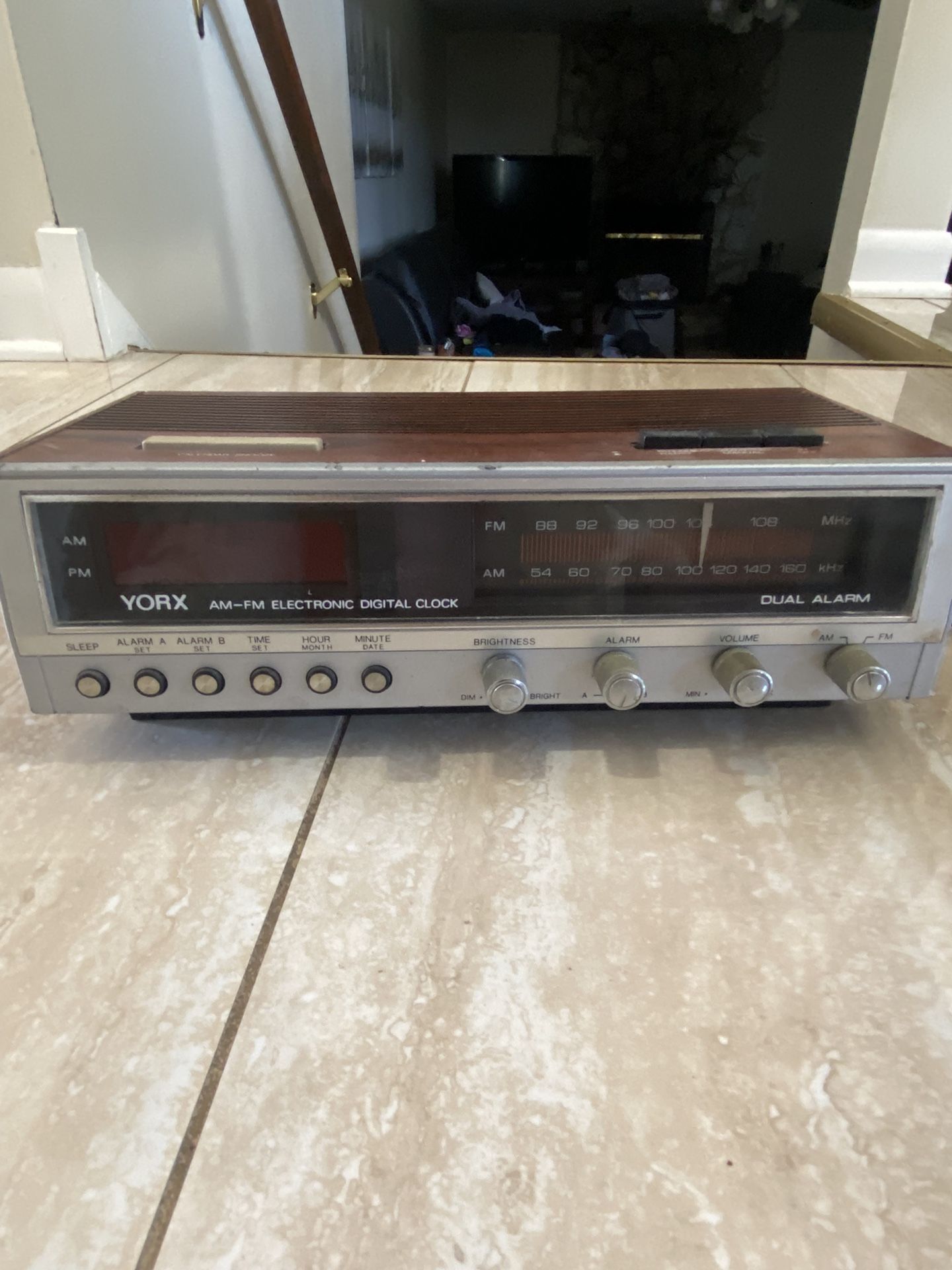 York am fm electrical digital clock