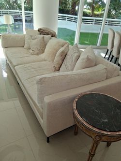Luxury off white/ beige Deep seat Sofa with pillows