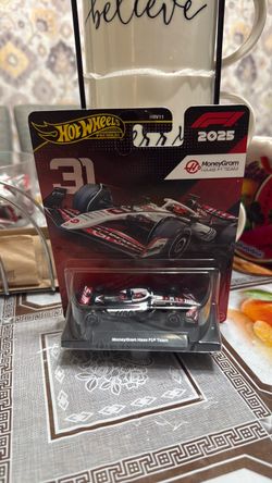 Hot Wheels Premium F1 2025 MoneyGram Haas #31