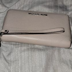 Michael Kors Wallet Small Good Condition 