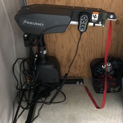 Wheel chair lift for SUV or pick up truck