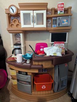 Kids Kitchen, fridge and food
