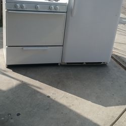  Refrigerator And Stove 