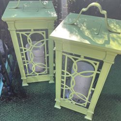 Two Matching Green Lanterns 