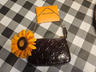 Louis Vuitton Monogram Vernis Pochette Clutch