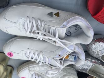 Cheer shoes almost new size 9