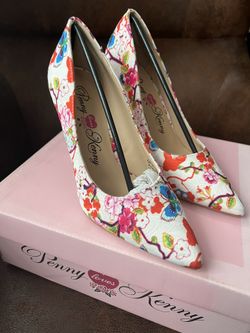 White Floral Shoes 