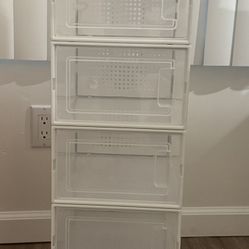 Shoe container 