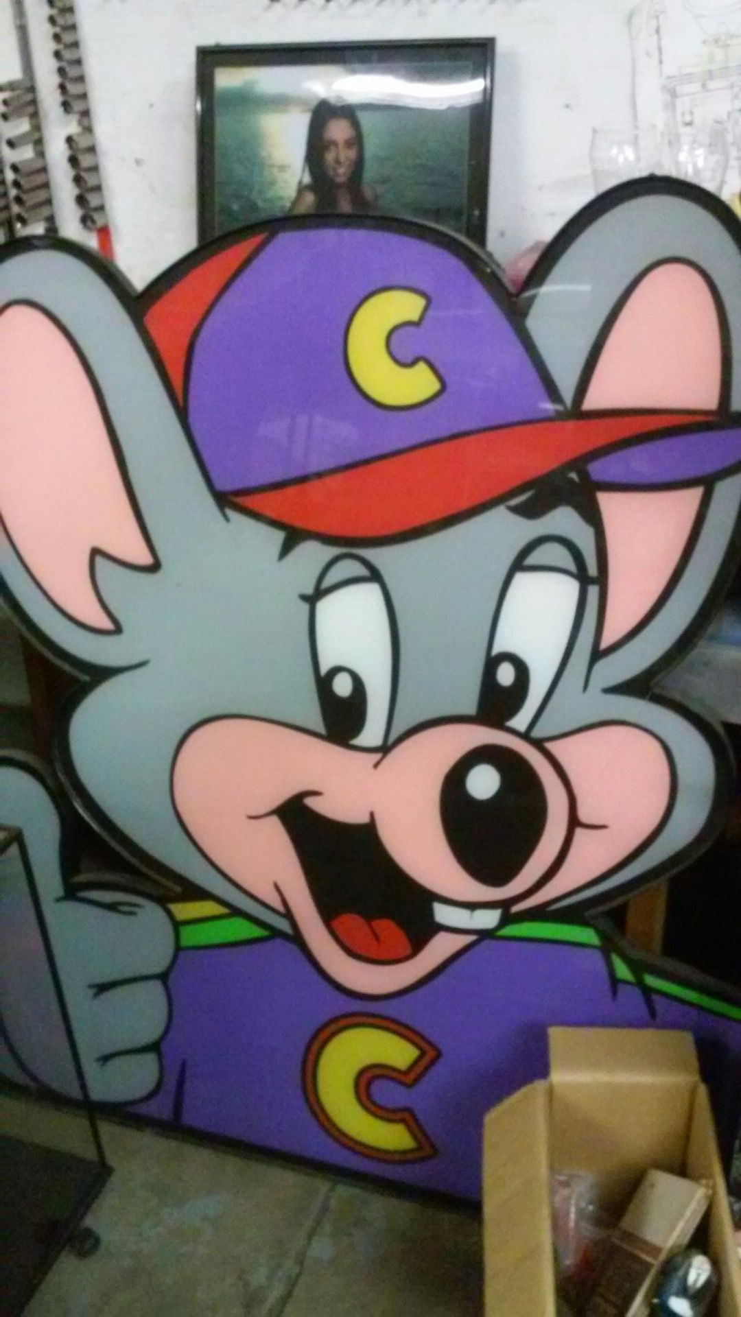 large chuck e cheese sign
