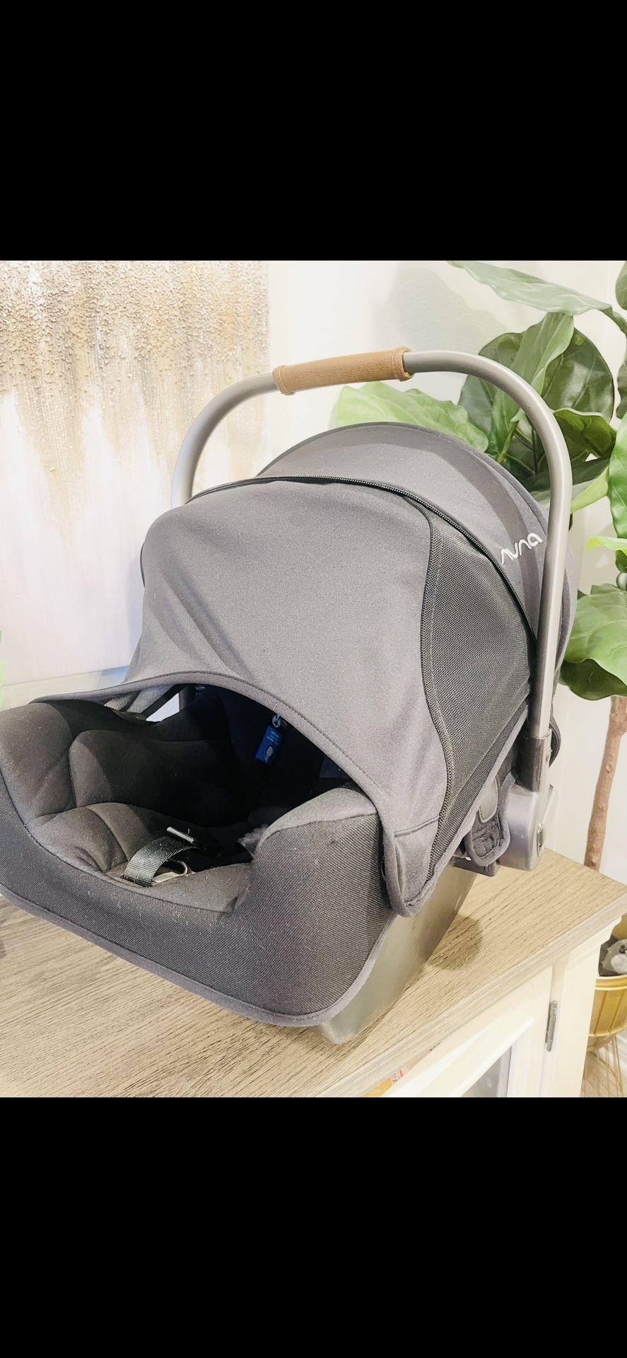 NUNA Pipa Car seat With Base