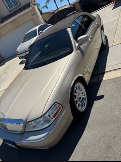 2005 Lincoln Town Car