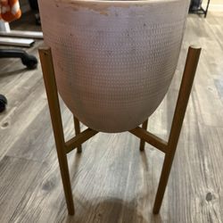 Planter With Plant Stand 