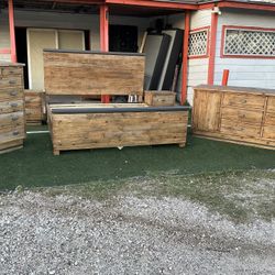 Solid Wood King Bedroom Set