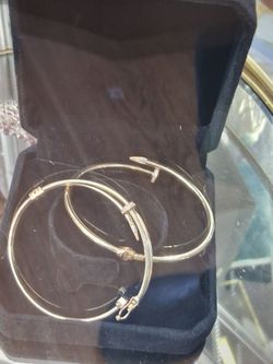 I Buy and sell gold