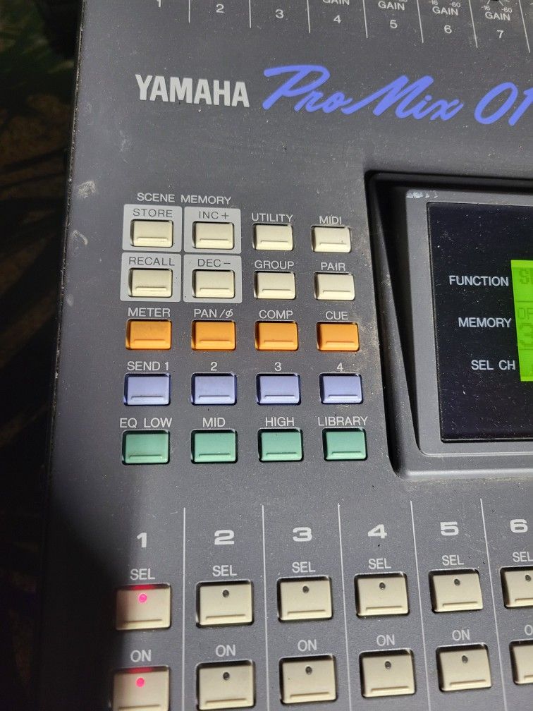 Yamaha Pro Mix 01