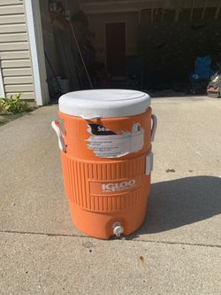 Igloo water cooler 5 gallon