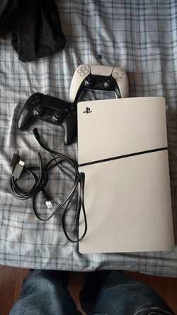 Ps5 to controllers one monitor headset