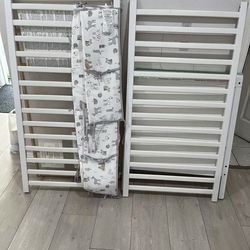 ikea baby crib bed  with bedside  sundvik  30$