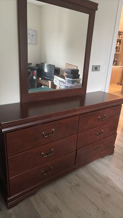 Dresser
