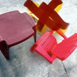 Small Table And Chair 