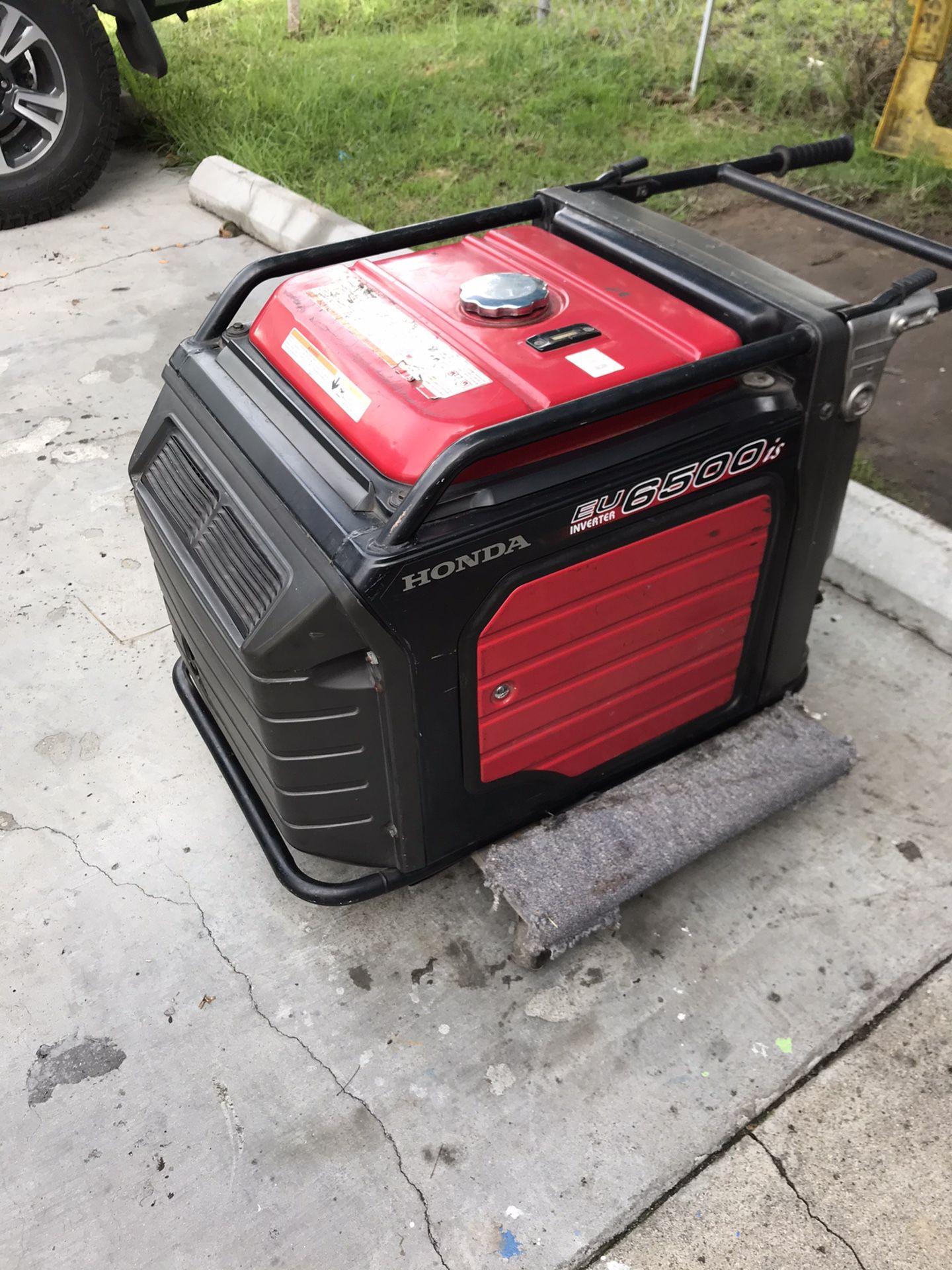 Honda eu6500is generator in good condition very quiet