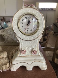 Vintage rose clock