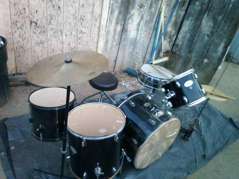 Rockwell Series Drum Set.!!