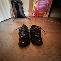 Balenlaga Track Runners