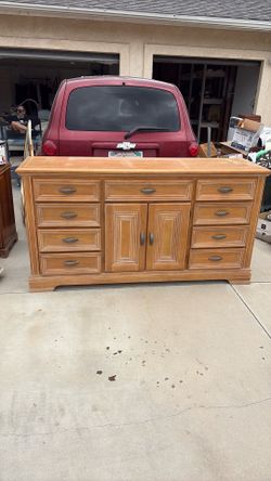 Dresser wood