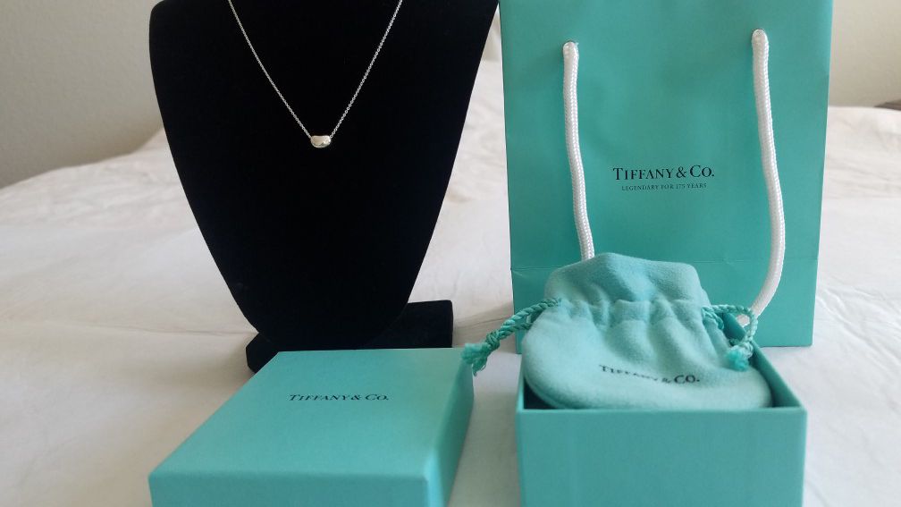Tiffany &Co elsa peretti bean necklace