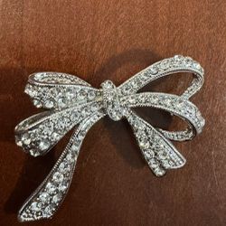 Crystal Bow Knot Tie Brooch Jewelry 