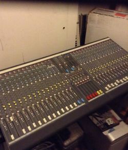 Allen & Heath gl 2200 mixing board console 32 channels mixer