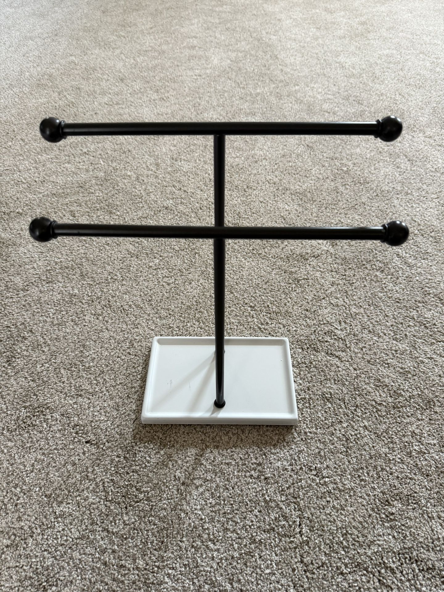 Double-T Hand Towel and Accessories T-Shape Stand