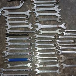 Box Full Of Smaller Metric Wrenches 