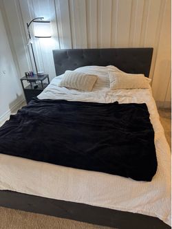 Queen Bed Frame with 4 Drawers